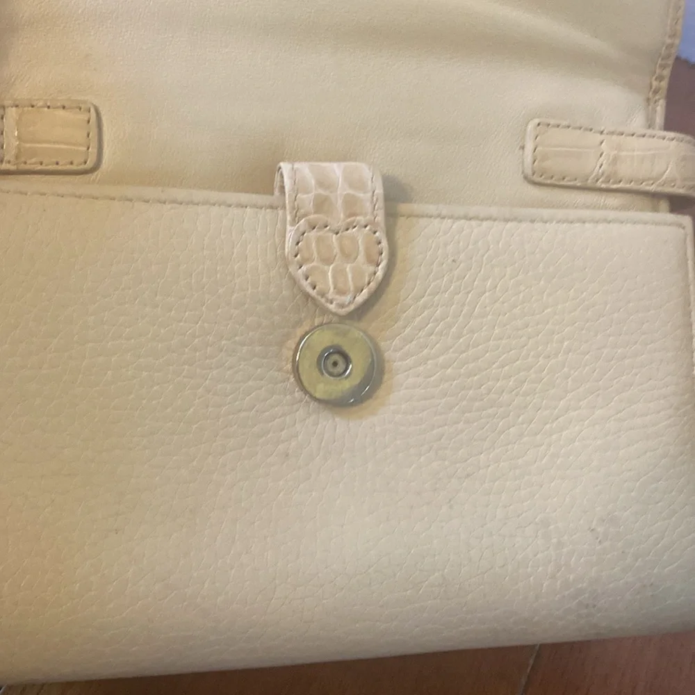 VTG 80’s Brighton Ivory Croc Pebble leather organizer crossbody wallet purse